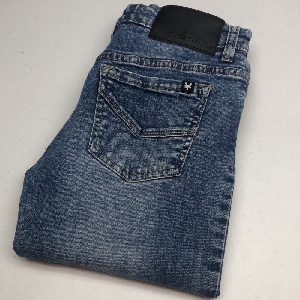 LIKE NEW GIRLS ZOO YORK STRAIGHT LEG JEANS (GIRLS)14x28 ⭐️